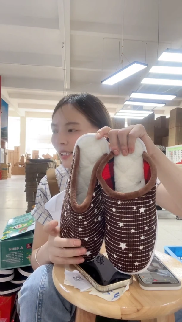 何航清仓款 咖色棉拖42码103#