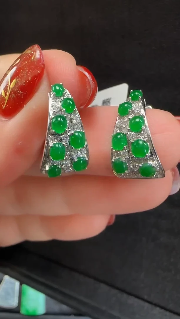 【闪购商品】翡翠耳饰18K金镶嵌109蛋面一对