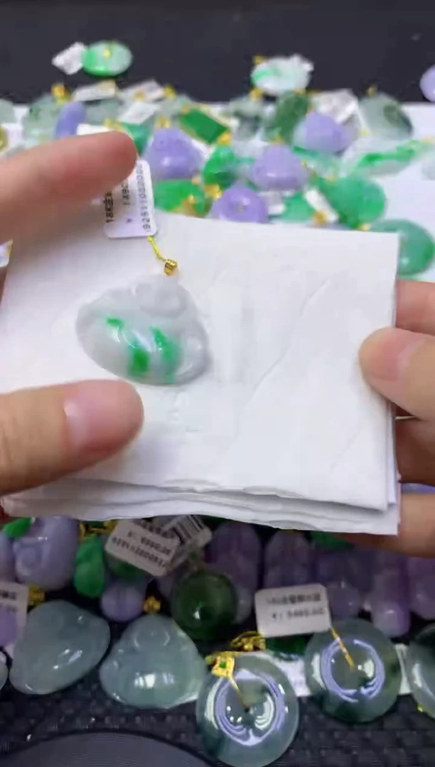 颈饰18K金镶嵌翡翠天然缅甸翡翠A货