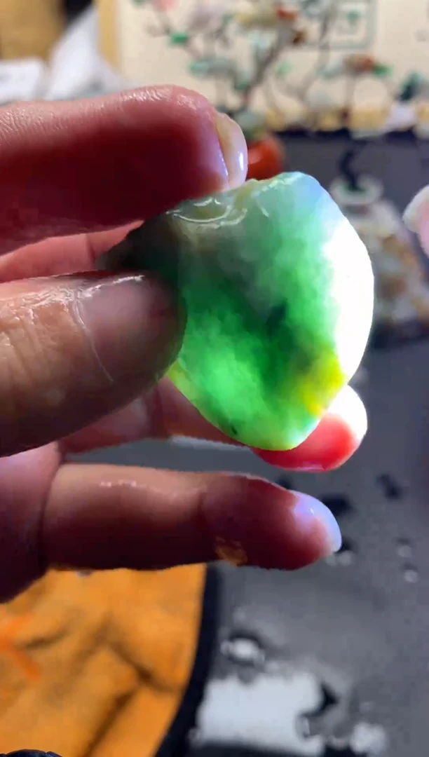 【闪购商品】翡翠颈饰未镶嵌天然翡翠A货