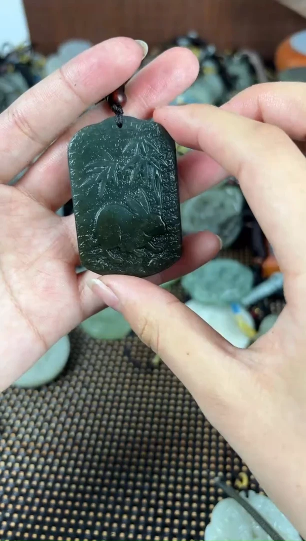 【闪购商品】和田玉颈饰未镶嵌1