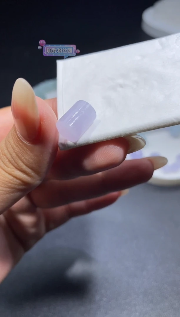 定制翡翠未镶嵌笑***?翡翠毛货-8888