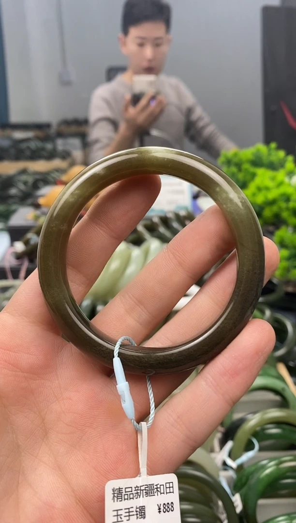 未镶嵌手镯和田玉56.5