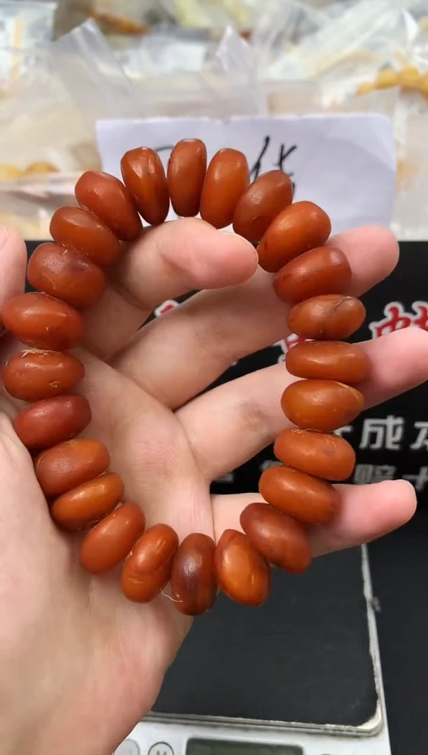 蜜蜡未镶嵌珠宝奇石82