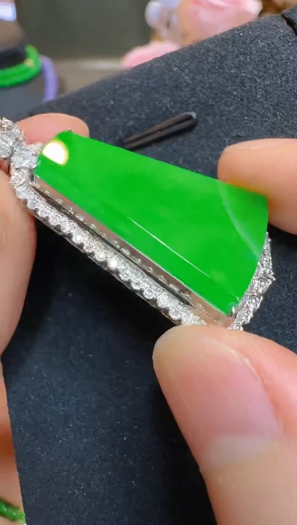 翡翠18K金镶嵌吊坠(不含链)多样性团购发一件