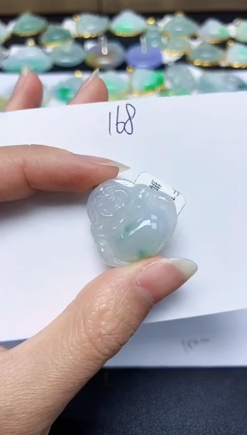 翡翠未镶嵌颈饰 天然翡翠A货