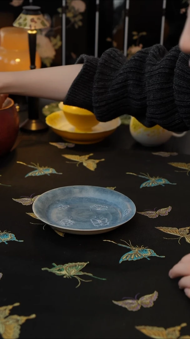 素岚蝶舞  茶壶
