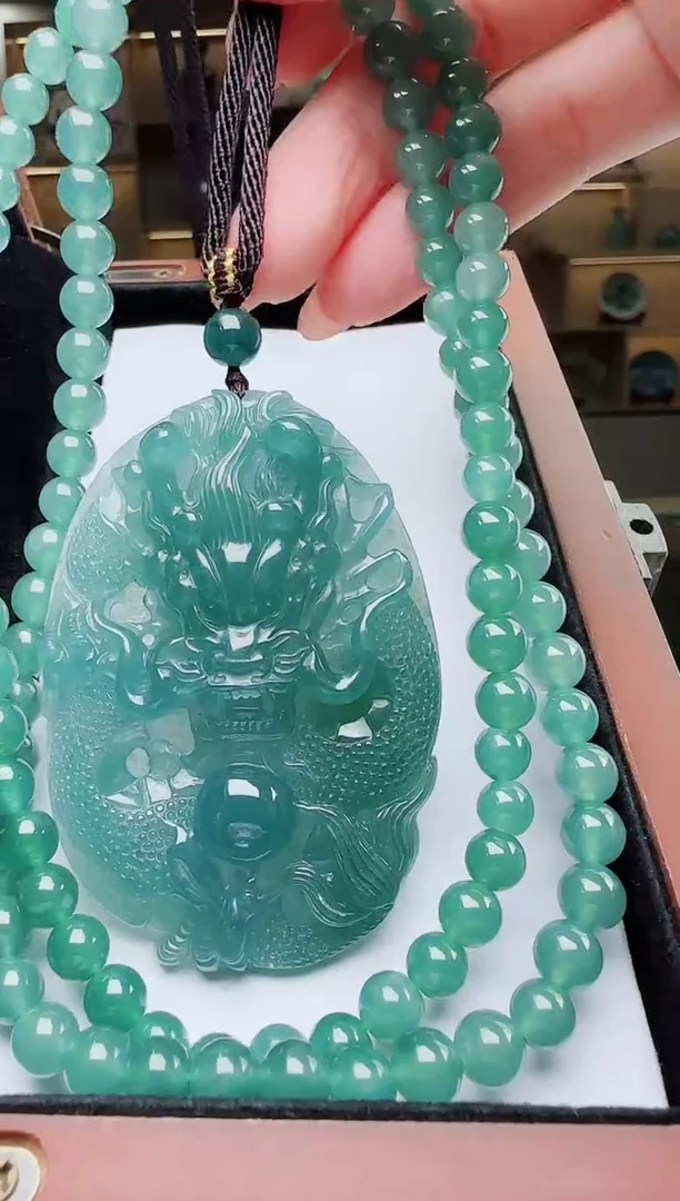 颈饰未镶嵌翡翠多样性发其一