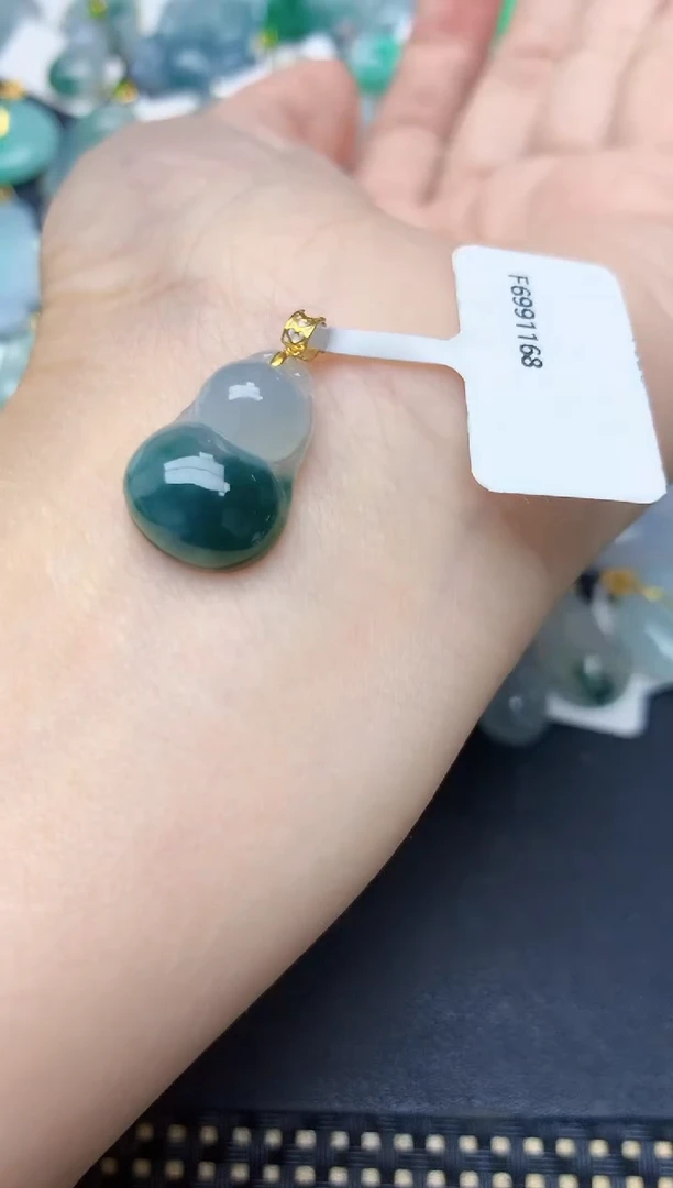 颈饰18K金镶嵌翡翠天然缅甸A货翡翠