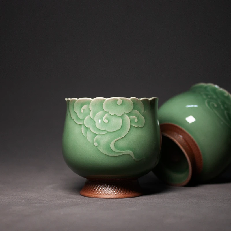 龙泉青瓷纯手工雕刻茶具茶杯高足祥云主人杯梅子青品茗杯单杯收藏