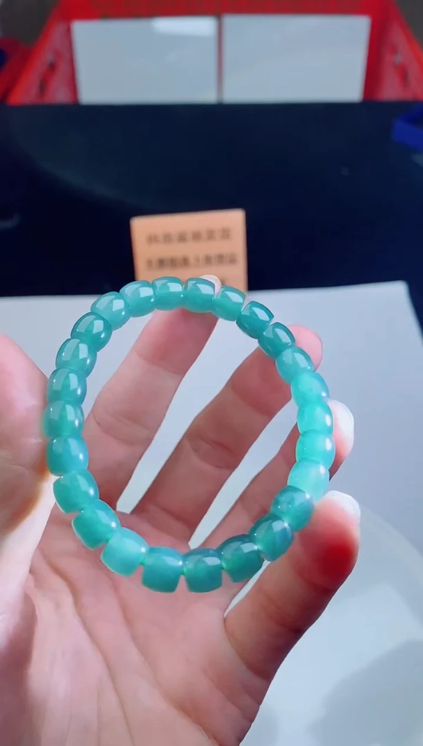 颈饰未镶嵌翡翠    ·