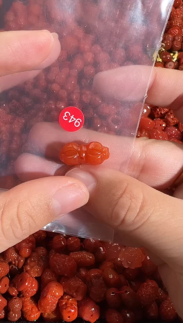 颈饰未镶嵌南红玛瑙1