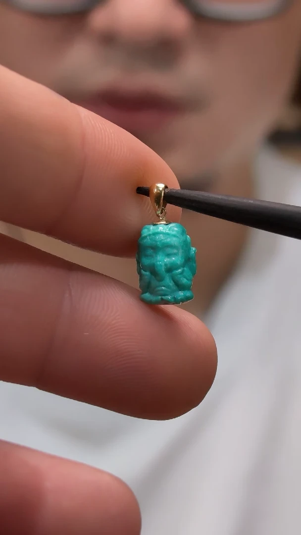 18K金镶嵌绿松石颈饰18K金绿松石象神吊坠GW赠链