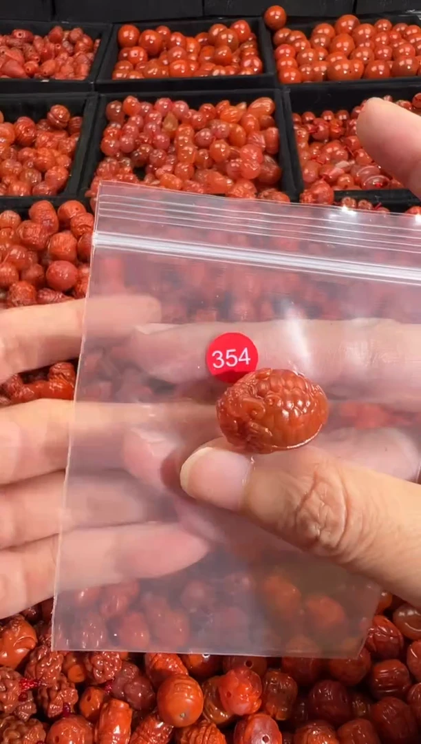 颈饰未镶嵌南红玛瑙1