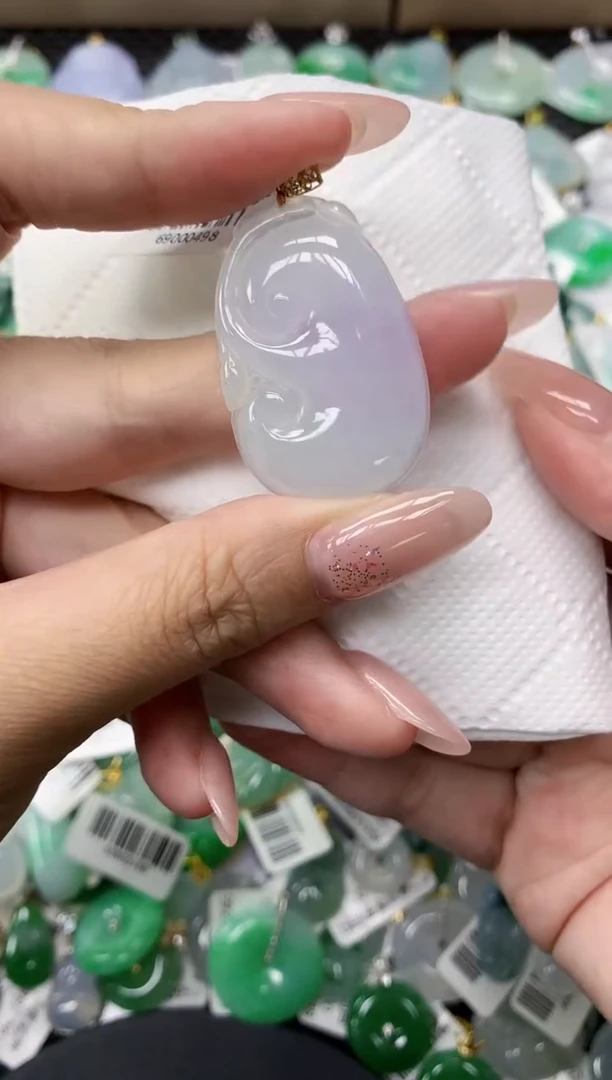 颈饰18K金镶嵌翡翠1111111111