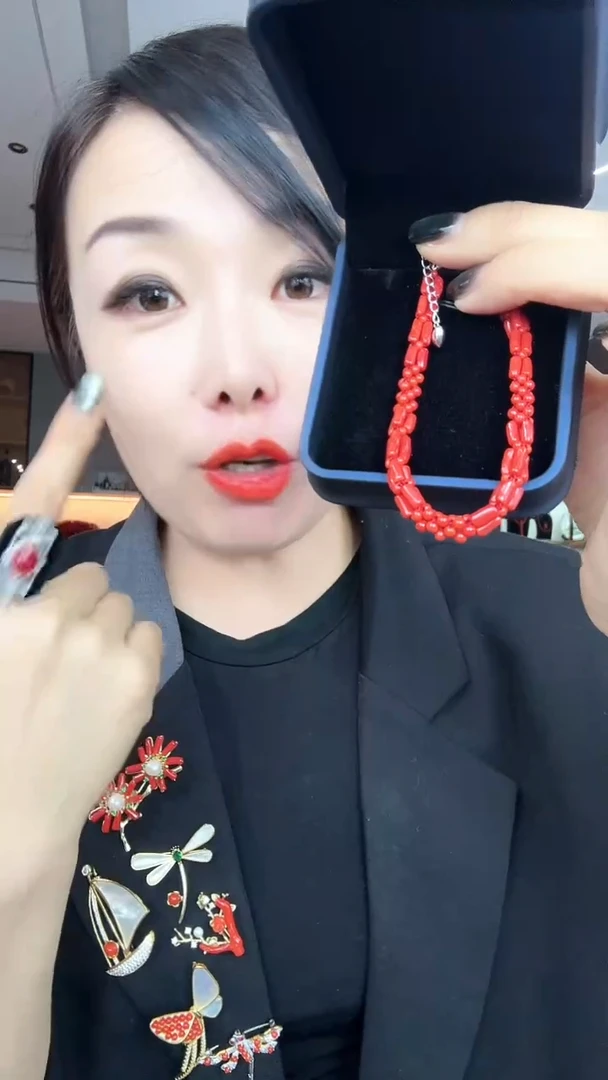 深红色米珠桶珠搭配 手链