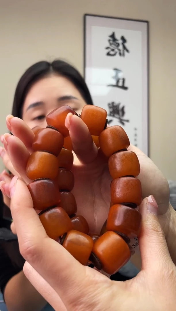 琥珀未镶嵌珠宝奇石T065 20微瑕植物珀假一罚十，多样性发一件