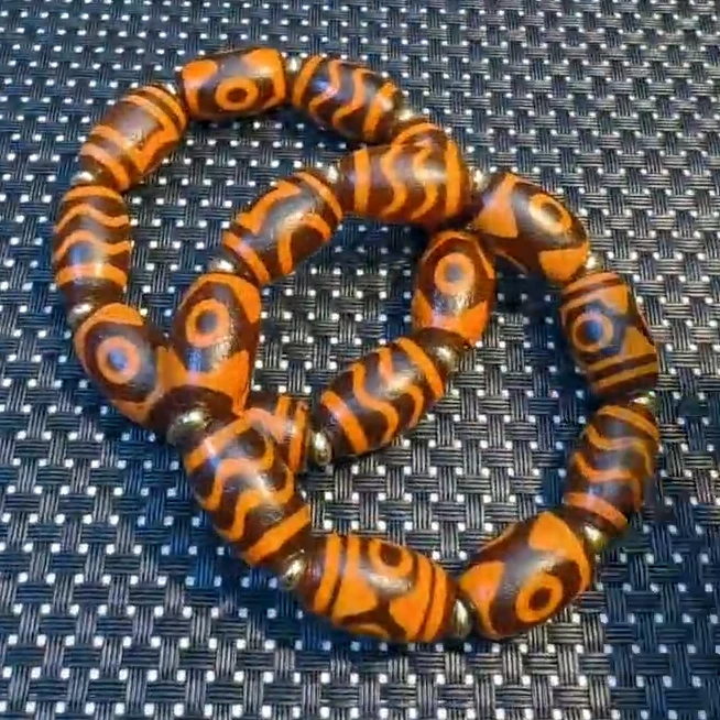 江德洋珠宝S7291-天枢三眼灵石玛瑙手串-多样性发货只发一件