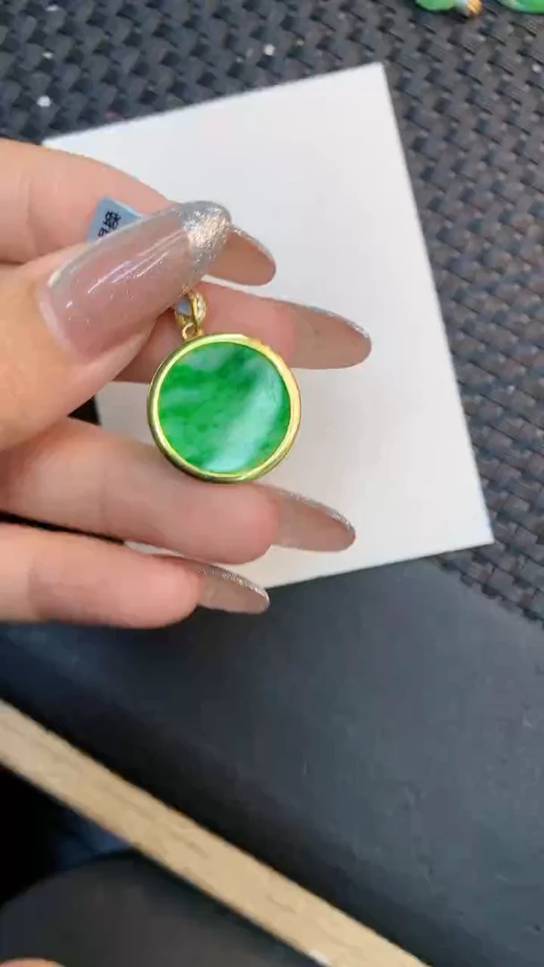 颈饰未镶嵌翡翠1