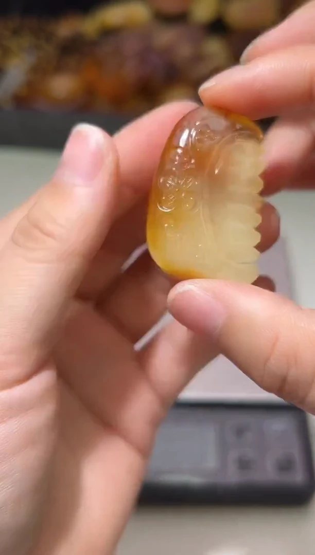 裸石琥珀未镶嵌琥珀蜜蜡吊坠