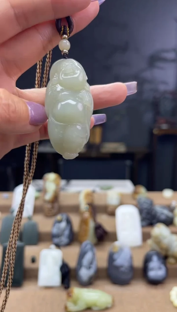颈饰未镶嵌和田玉1