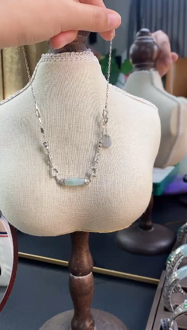 颈饰银S925镶嵌翡翠17940