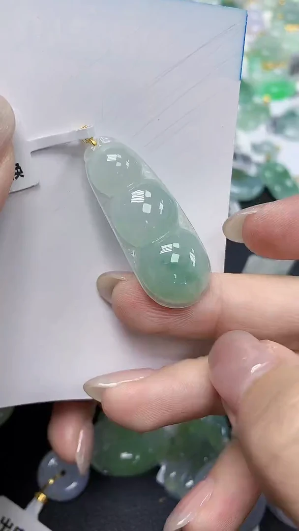 翡翠18K金镶嵌颈饰天然缅甸翡翠A货