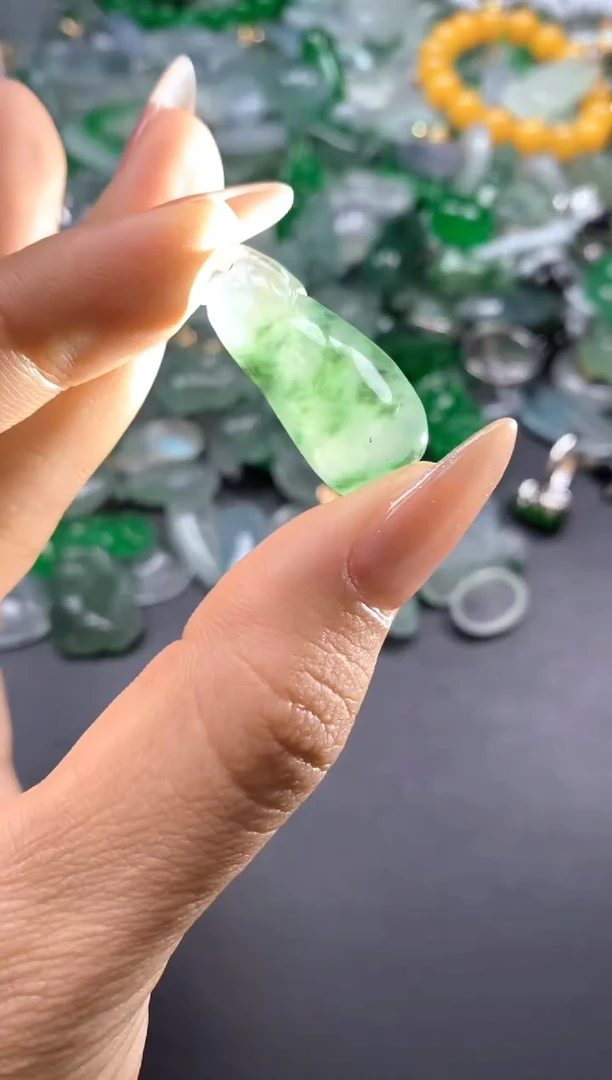 颈饰未镶嵌翡翠(配扣头多样性发其一）124
