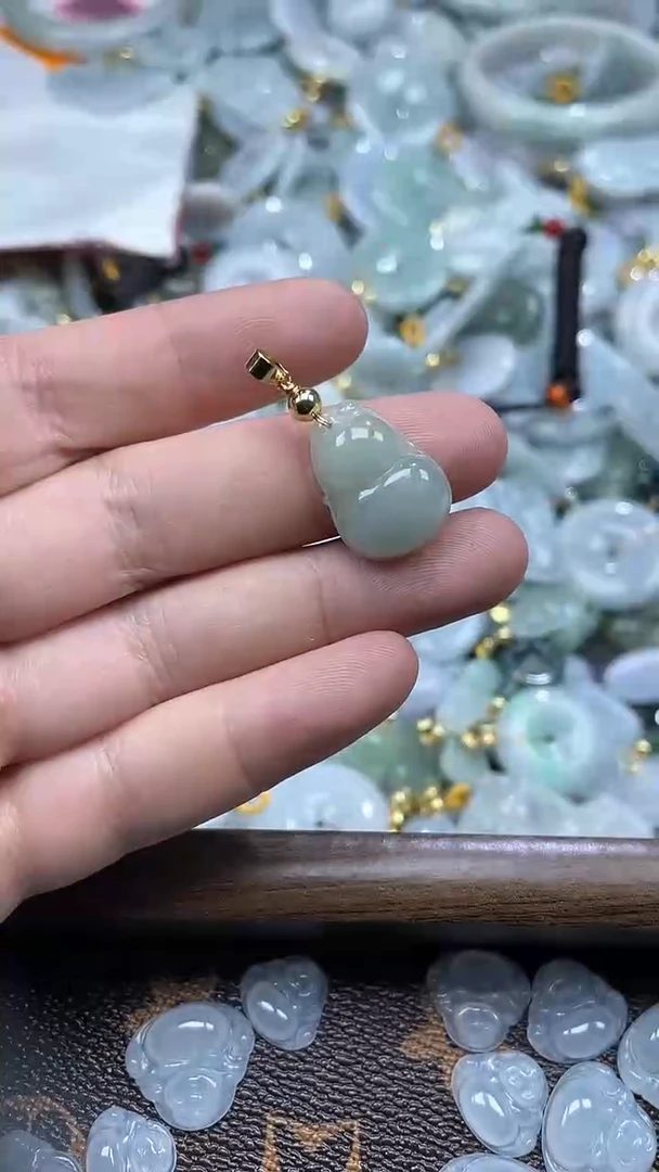 翡翠未镶嵌颈饰1111111