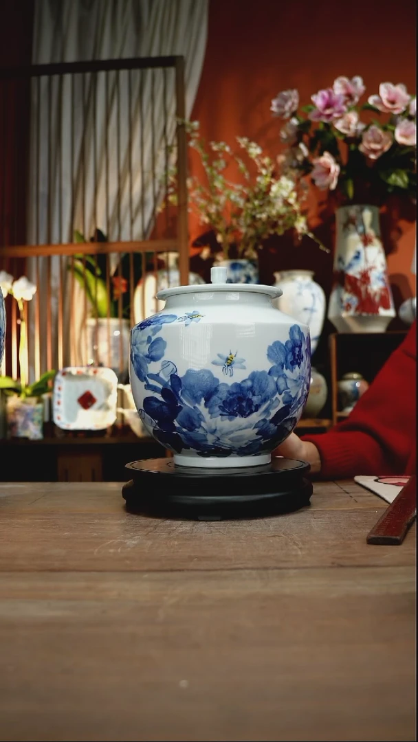 当代景德镇设计师釉下手绘陶瓷花瓶