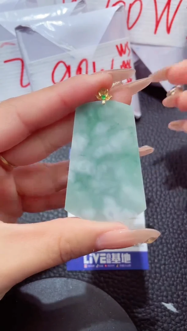 颈饰18K金镶嵌翡翠28