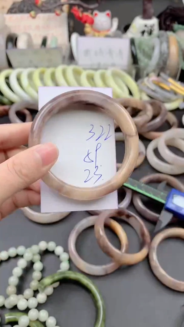 未镶嵌手镯石英质玉322