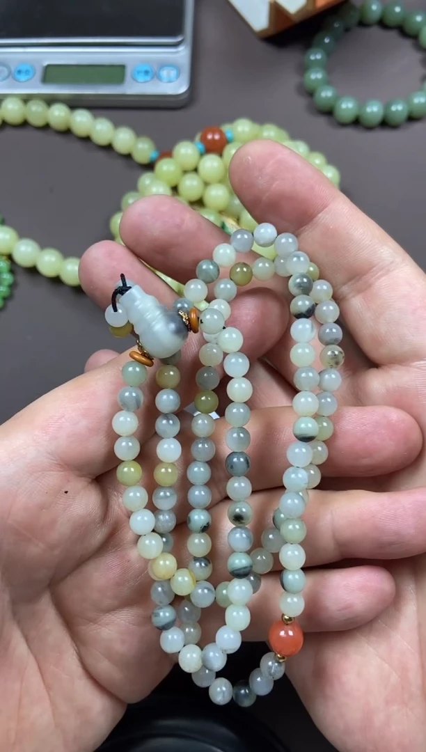 颈饰未镶嵌和田玉1