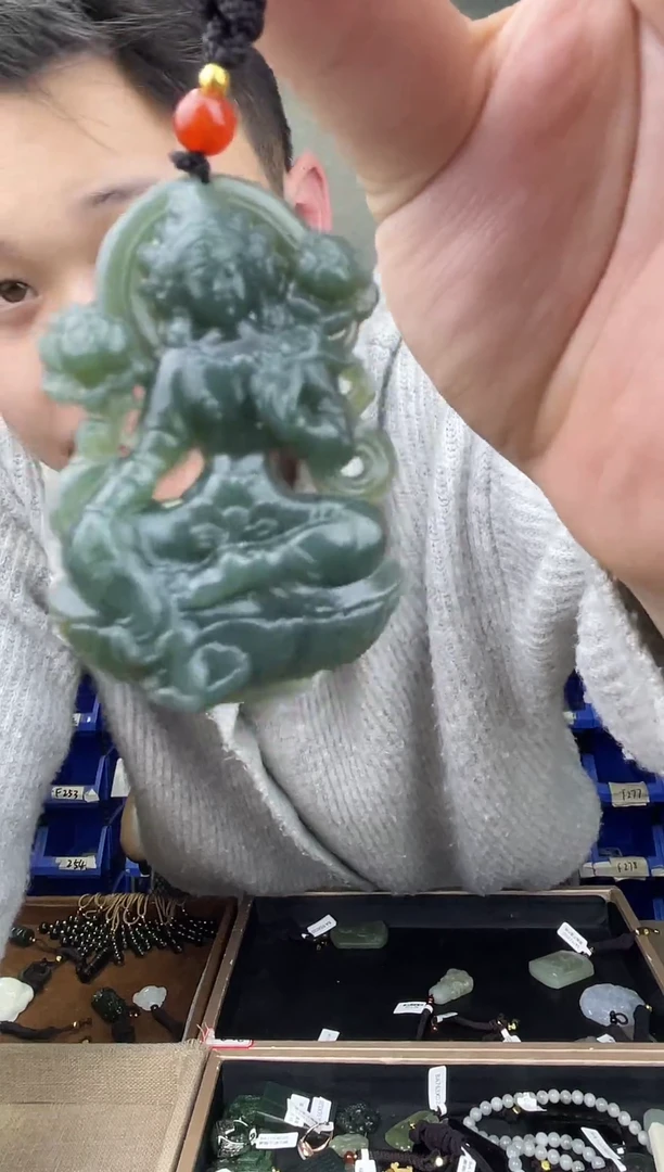 未镶嵌和田玉挂件拍一发一，多样性发货