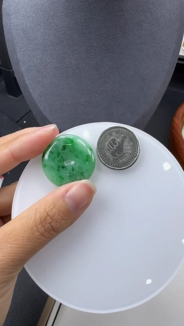 【闪购商品】翡翠颈饰未镶嵌YM1151-2平安扣