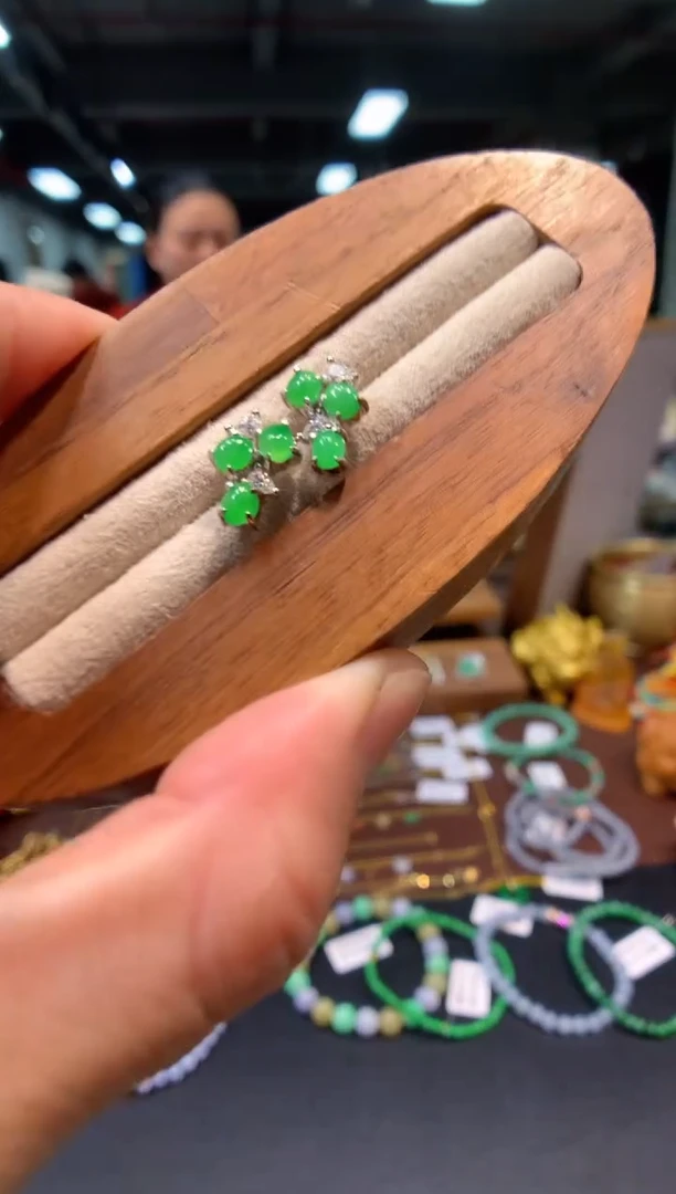 银S925镶嵌翡翠耳饰耳钉