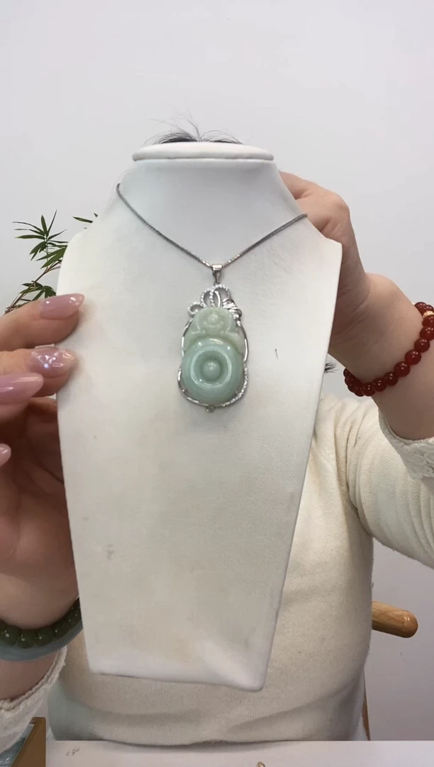 【闪购商品】翡翠吊坠(赠链)银S925镶嵌福贝
