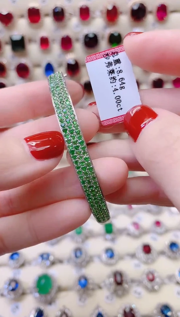 18K金镶嵌手镯石榴石（沙弗莱）1