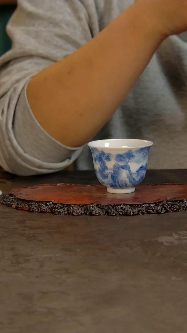 青花手绘山水主人杯