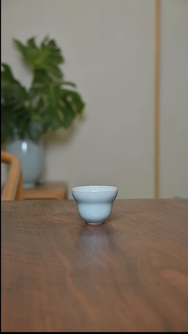 天青釉 葫芦杯 微瑕 无款35ml