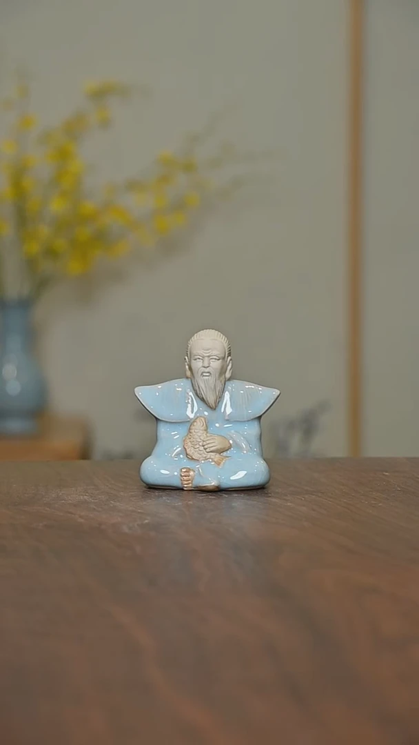 渔翁 天青 微瑕 无款