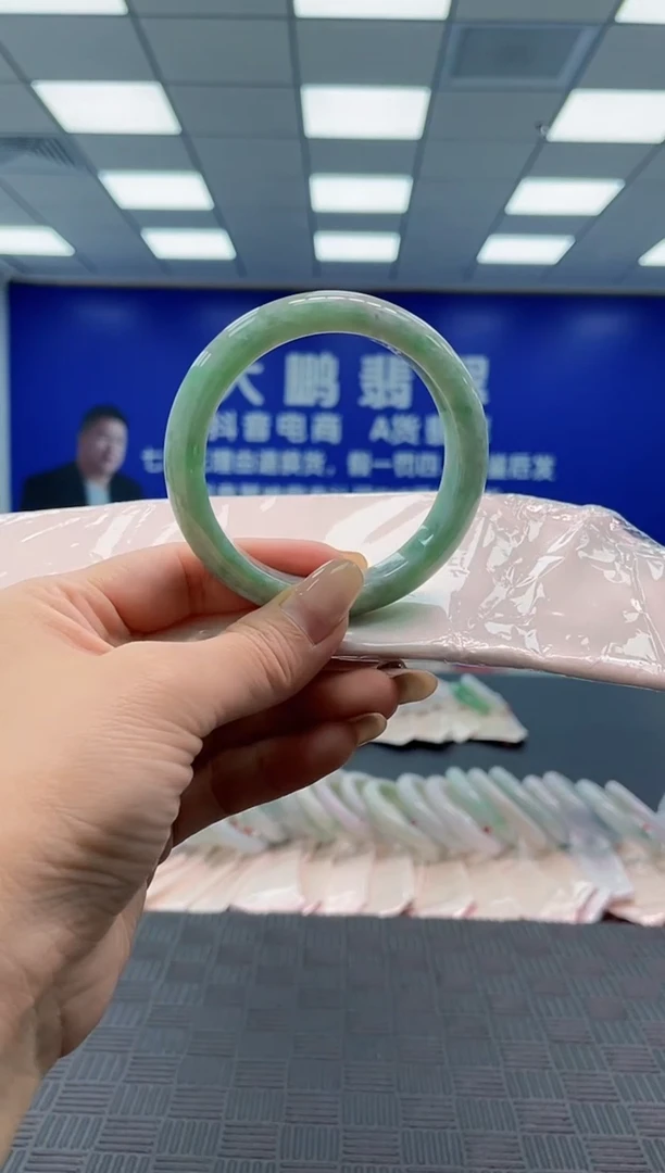 翡翠手镯未镶嵌红0700953870