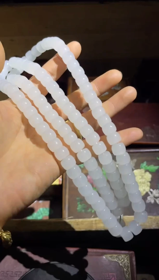 天然玉石未镶嵌颈饰   白 老型珠  项链1件