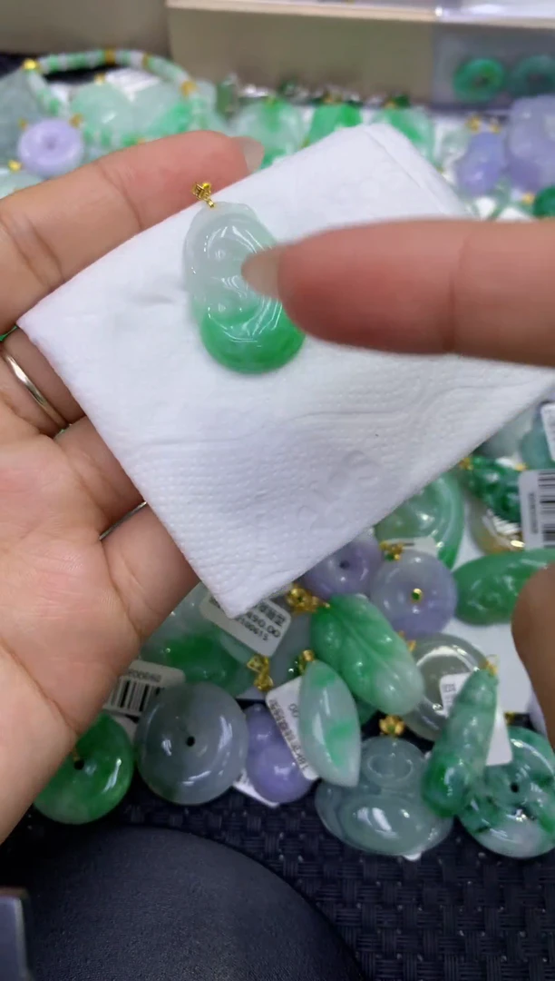 颈饰18K金镶嵌翡翠天然缅甸A货翡翠