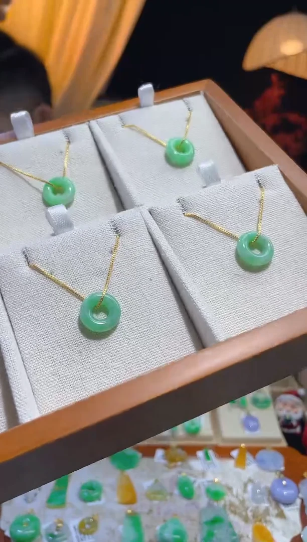 【闪购商品】翡翠颈饰未镶嵌多样性发货 发其一