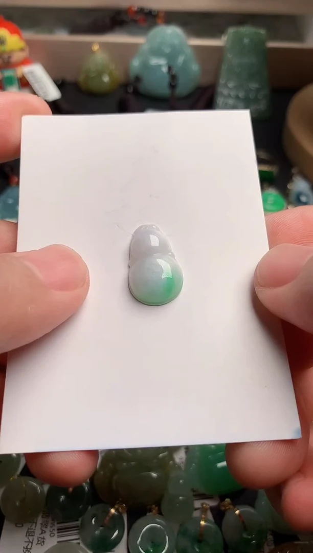 翡翠未镶嵌颈饰1