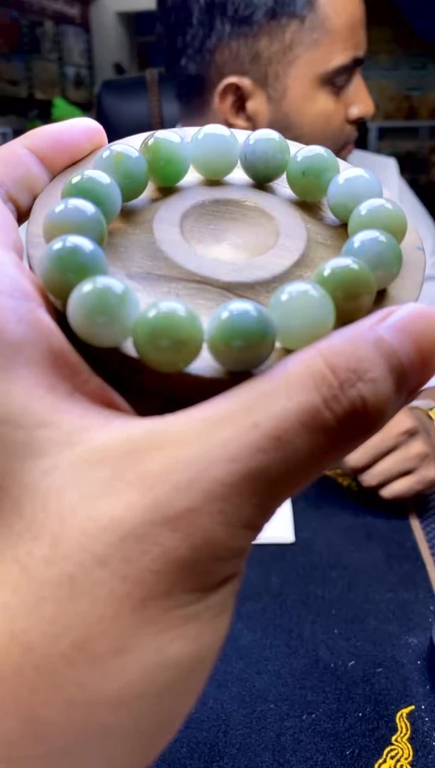 定制翡翠未镶嵌天然缅甸A货翡翠，多样性发货，拍一发一