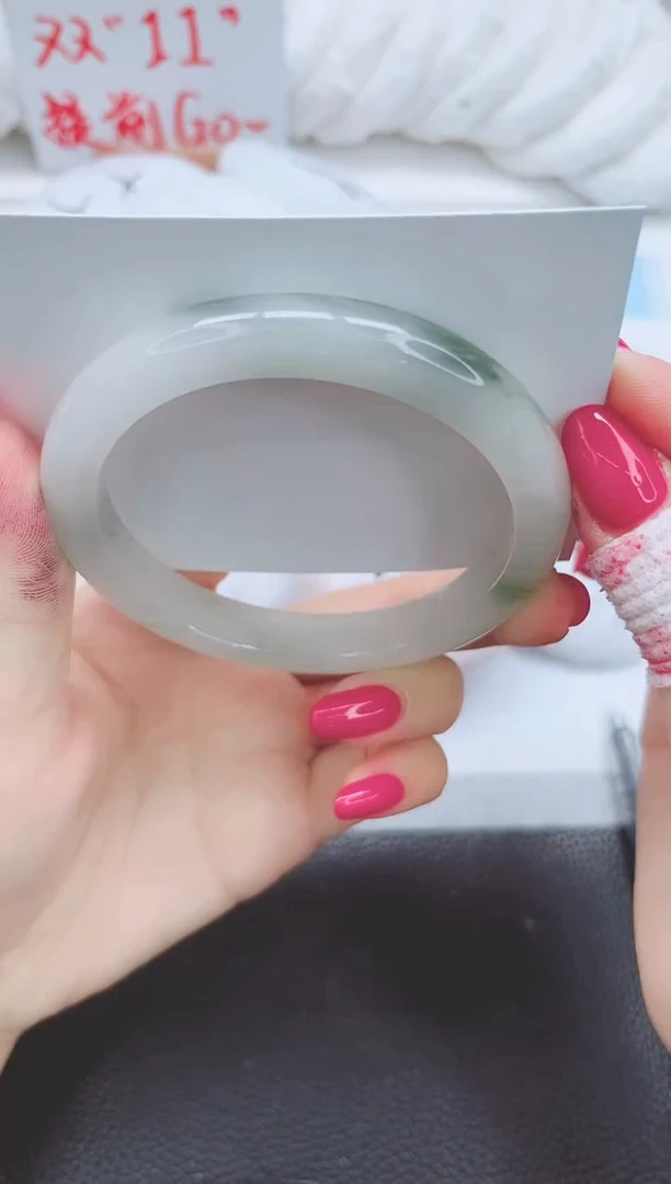 未镶嵌手镯石英质玉124-62.5