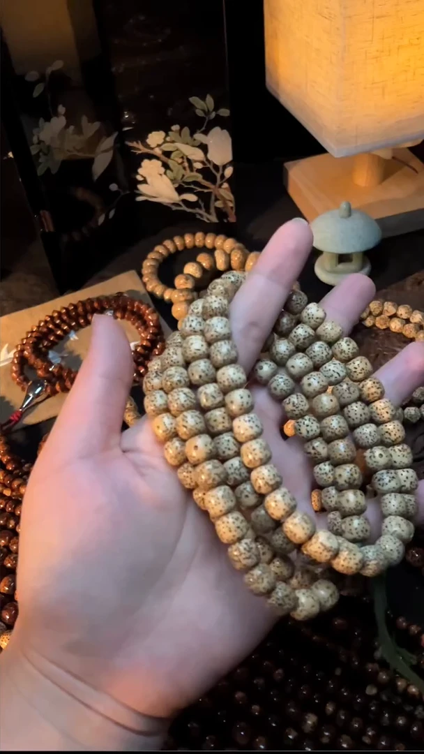 吊坠星月菩提精工级陈籽桶珠9*8长串（B）