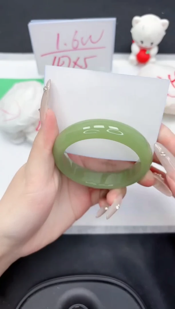 【闪购商品】石英质玉手镯未镶嵌65-58